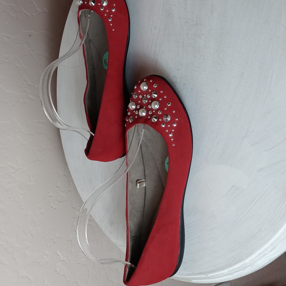 Cliffs by WHITE MOUNTAIN Red Flats with Pearl Accents - Picture 3 of 7